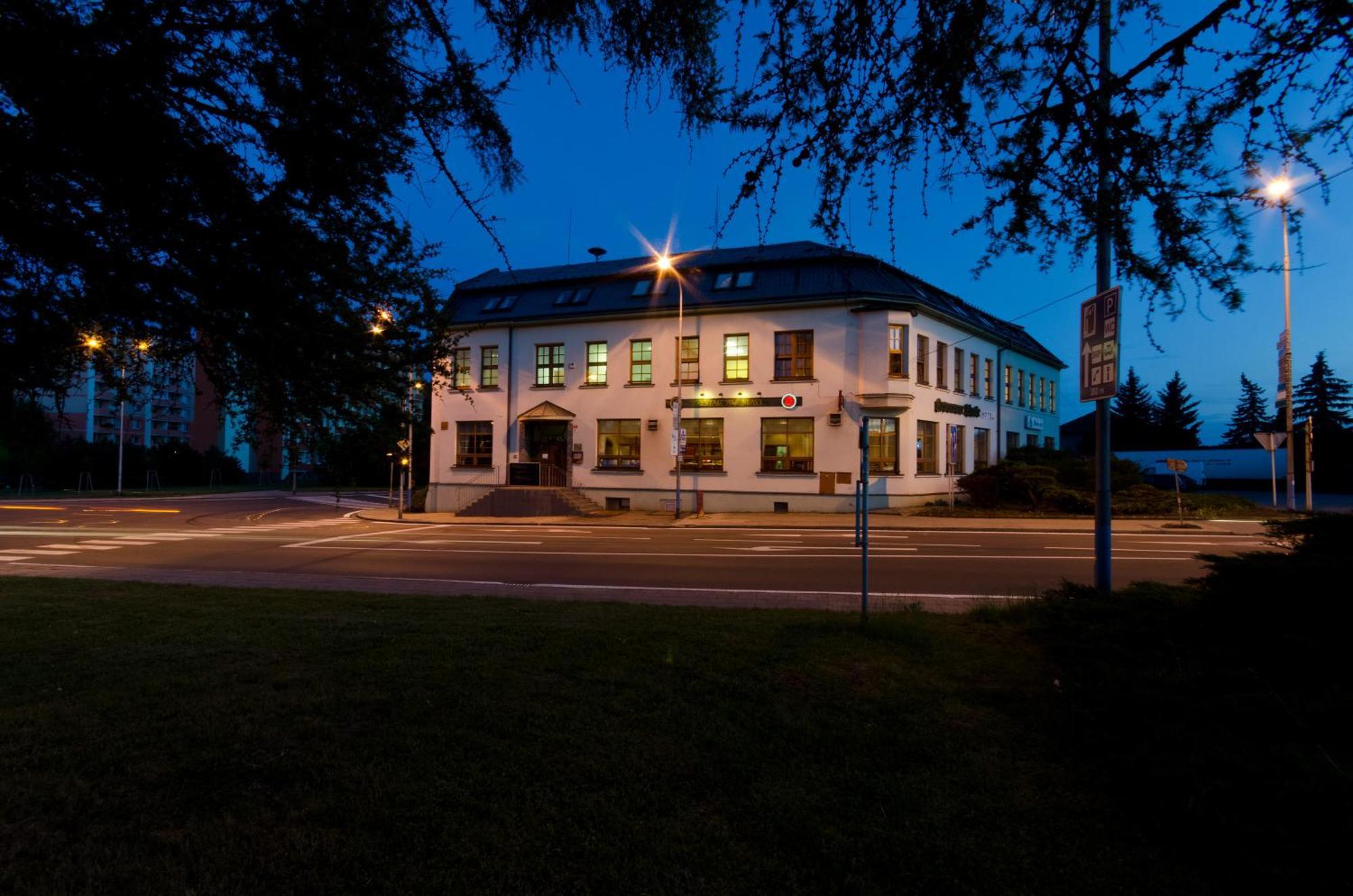 Hotel Slavia Boskovice Exterior photo